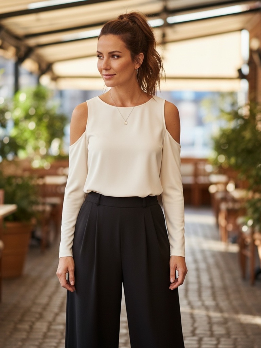 Cushnie et Ochs cold shoulder top size 8